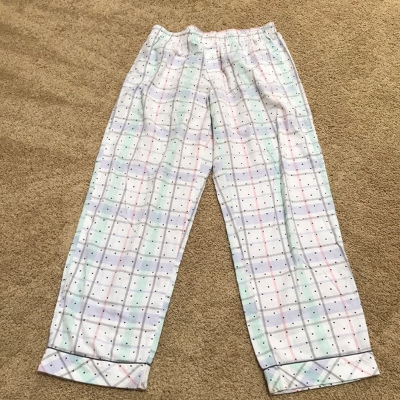 Victoria’s Secret medium white dot print pajamas. - Picture 1 of 7